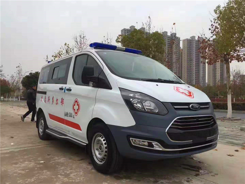 福特新全順V362短軸低頂監(jiān)護(hù)型救護(hù)車（汽油）