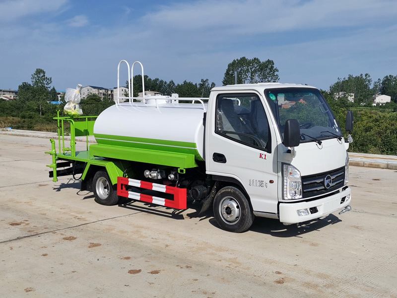 凱馬2方藍(lán)牌灑水車